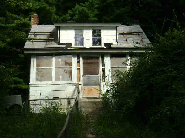 Building photograph for 4 SECOND HILL RD